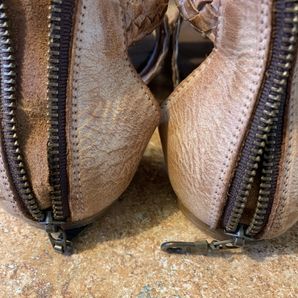 ROAN Kaliope Sandals, Size 8 - Picture 3 of 7